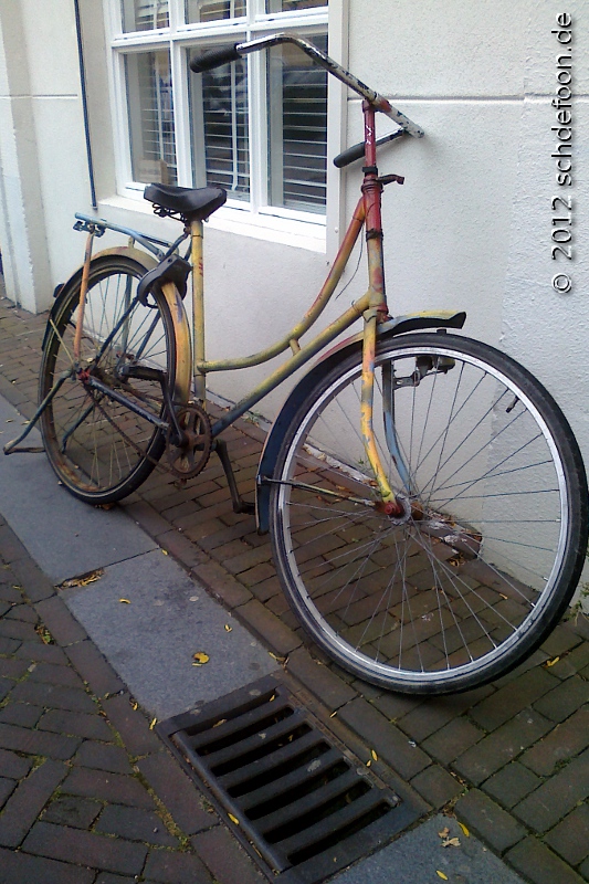 Rostiges altes Fahrrad